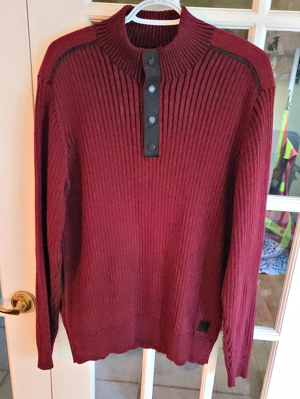 GUESS Ribbed Henley Sweater in Burgundy XL